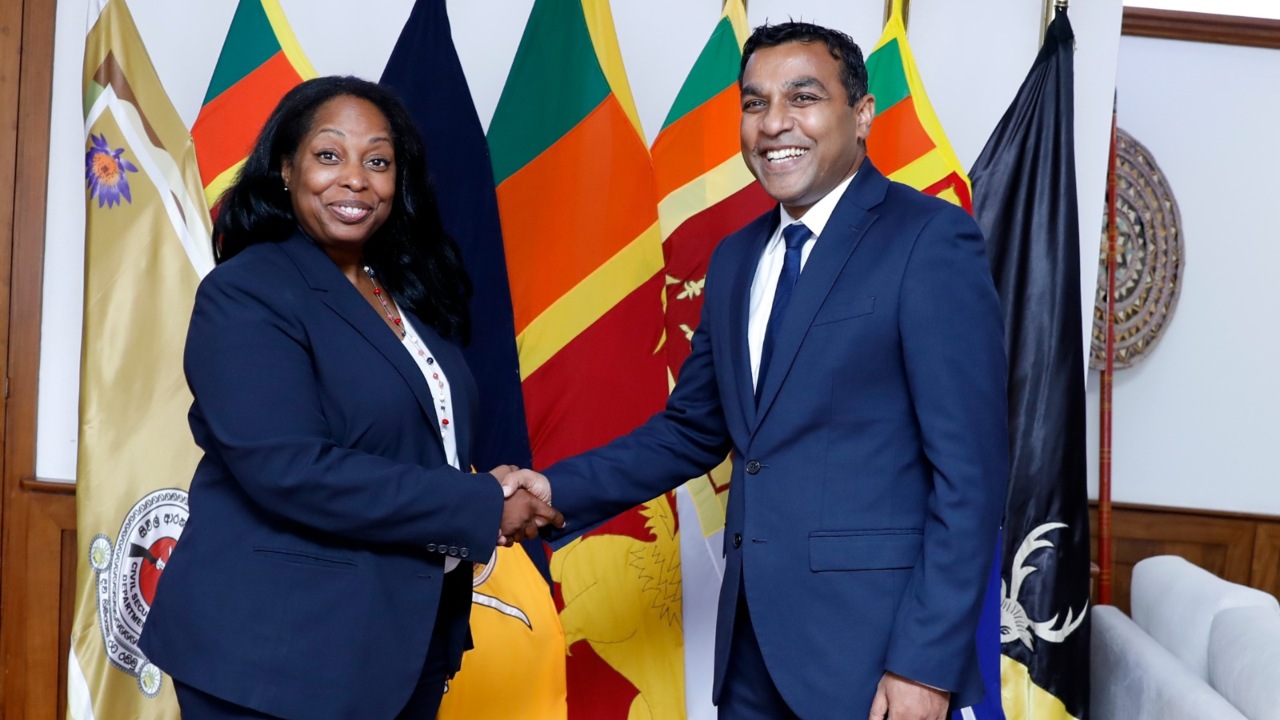 ඇමරිකානු වැඩබලන සහකාර ලේකම් රාජ්‍ය අමාත්‍ය තෙන්නකෝන් හමුවෙයි