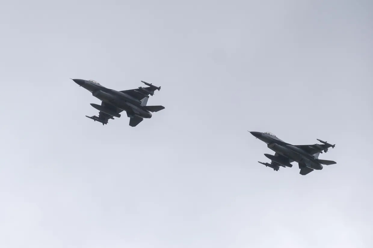 F-16 යානය වැටුණේ යුක්‍රේනයේ වරදින්