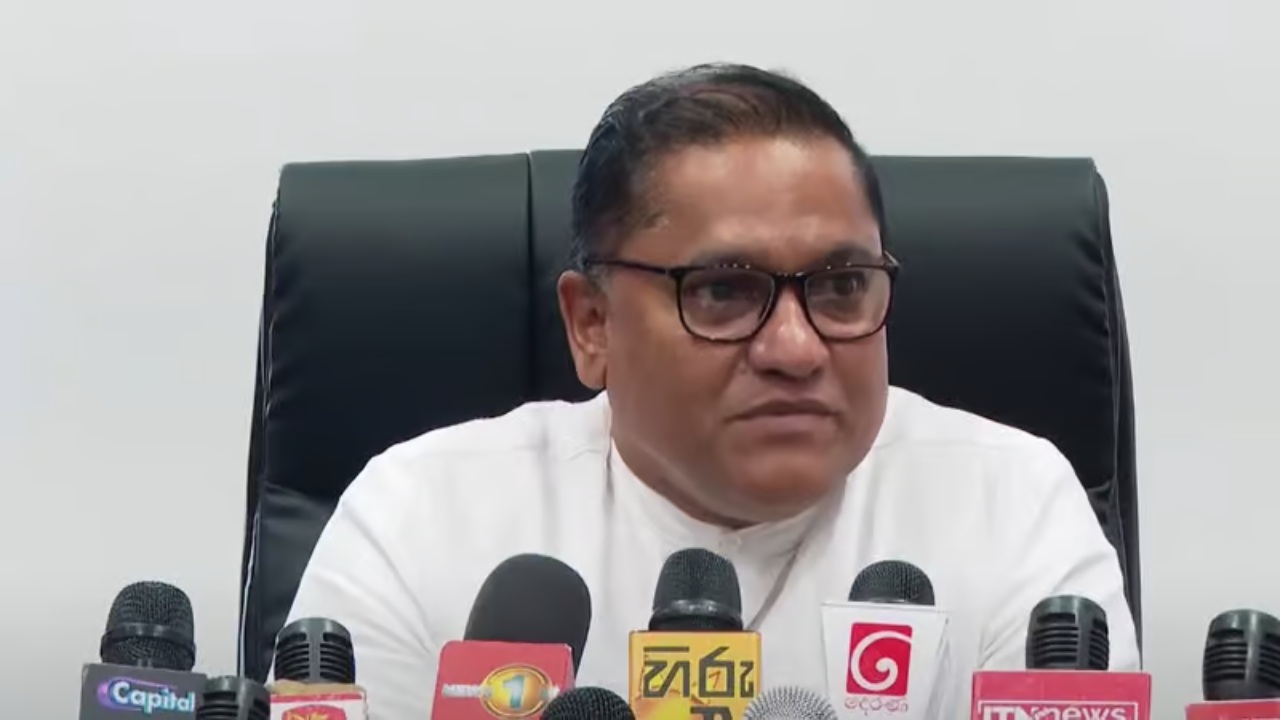 “පාස්කු වාර්තාව එක එක්කෙනා කෑ ගැහුවට හෙලි කරන්නෑ.. අවශ්‍ය වෙලාවටයි හෙලි කරන්නේ” – විජිත