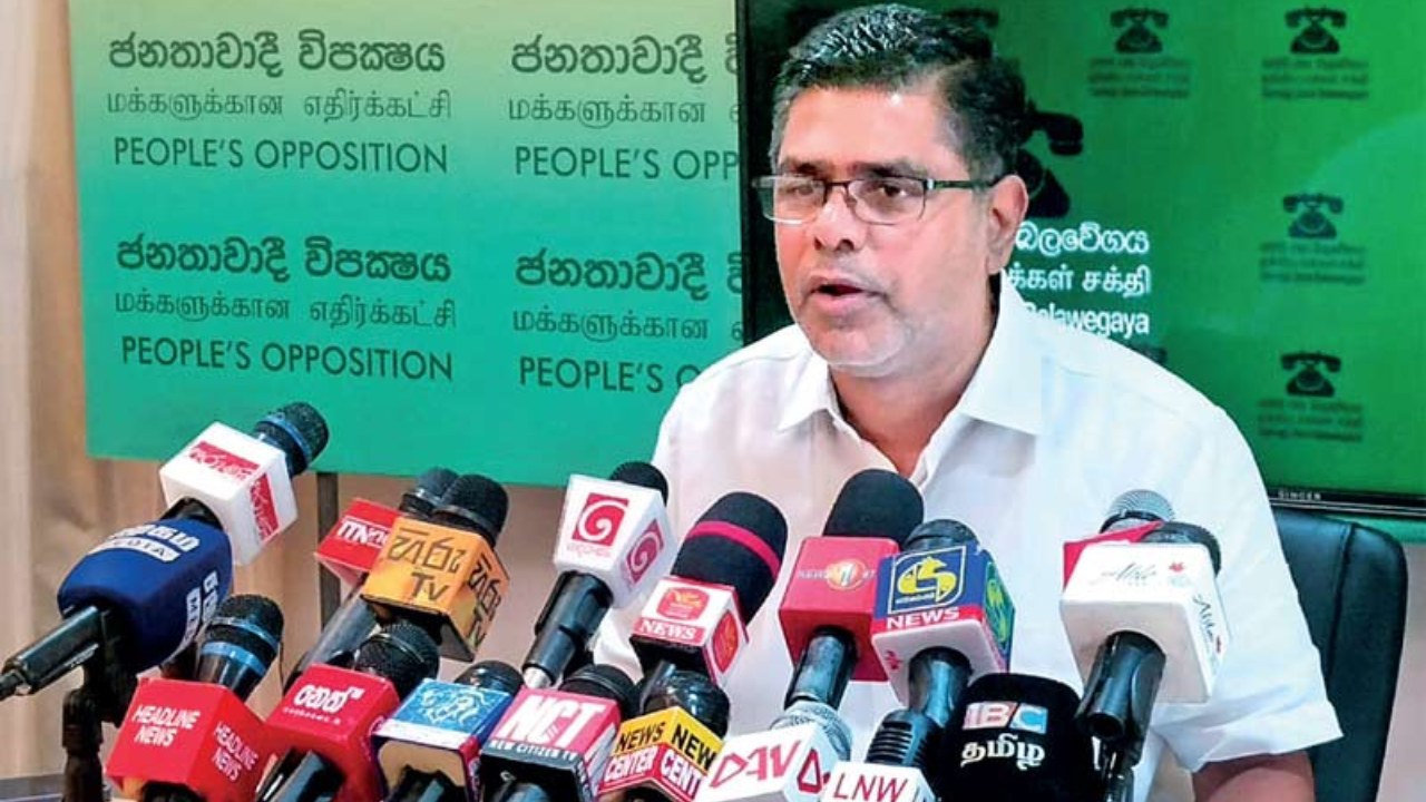 විශ්‍රාමික ජනාධිපති වරප්‍රසාද අහෝසි නොකර ජනාධිපති වටේ යනවා…! – මුජිබර් රහුමාන්