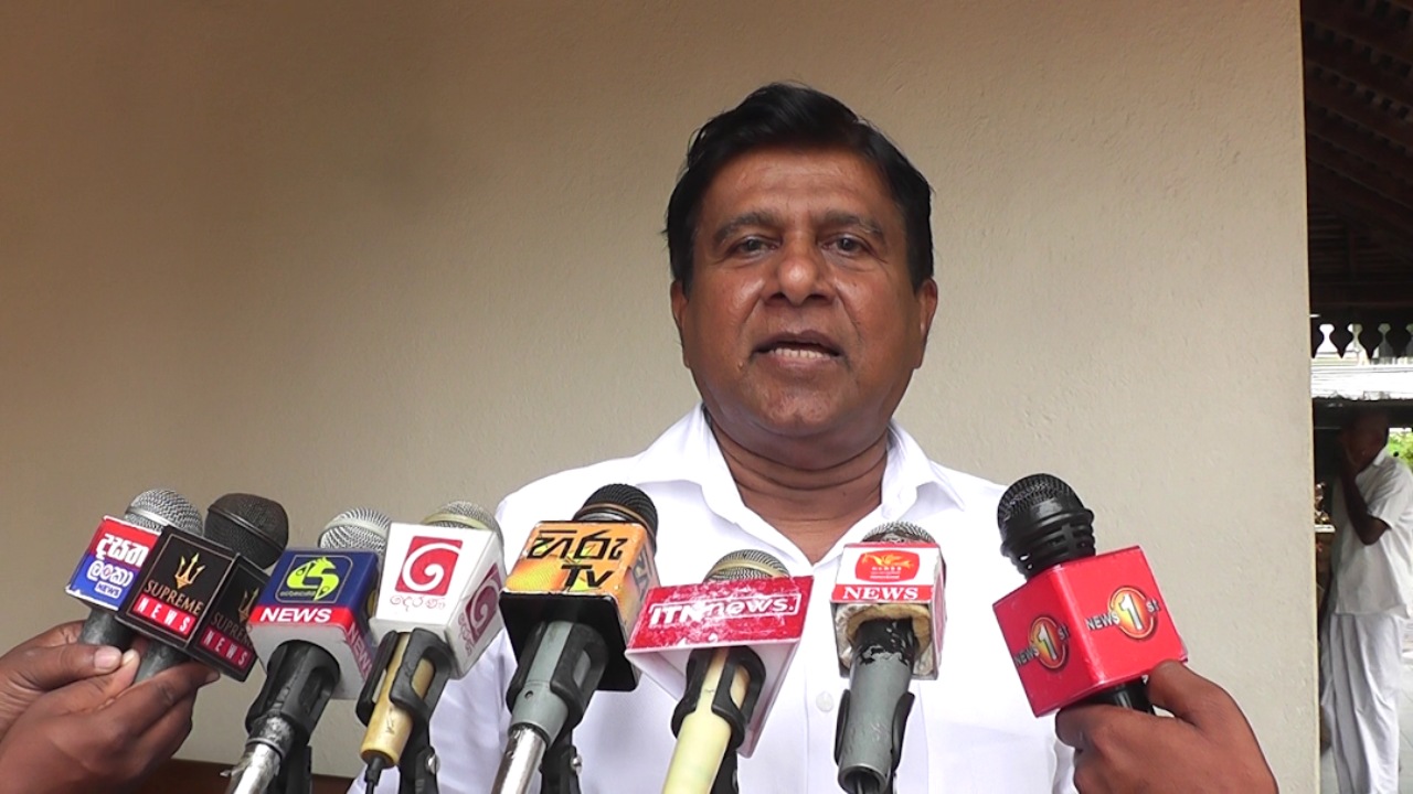 අවලාද මැද දේශපාලනය කරන්න මට අවශ්‍ය නැහැ – විජයදාස දේශපාලනයෙන් සමුගනී?