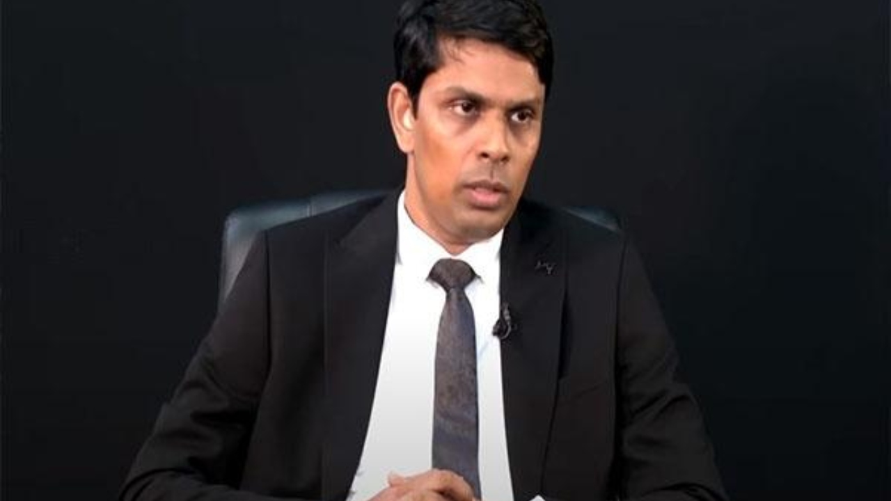 දොස්තර අර්ච්චුනා යලිත් කරළියේ