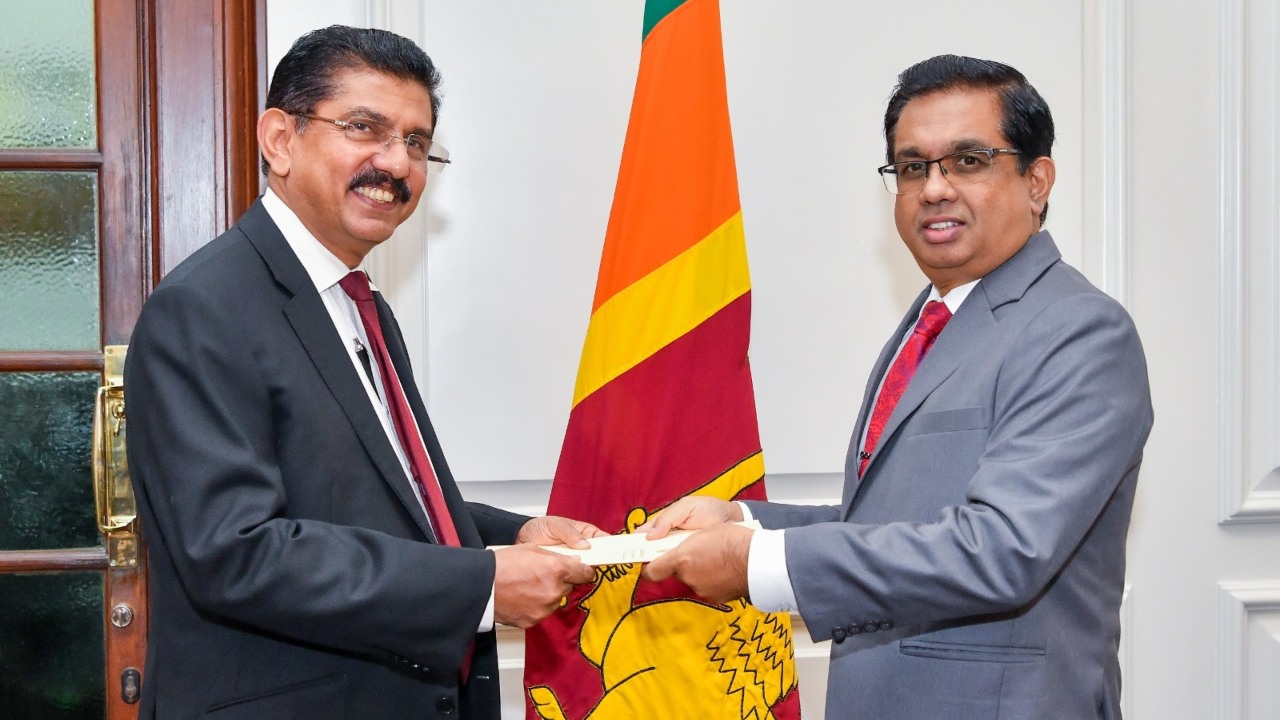 විශේෂඥ වෛද්‍ය අනිල් ජාසිංහට අමාත්‍යාංශ ලේකම් තනතුරක්