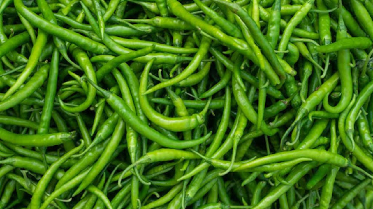අමු මිරිස් මිල අහසට