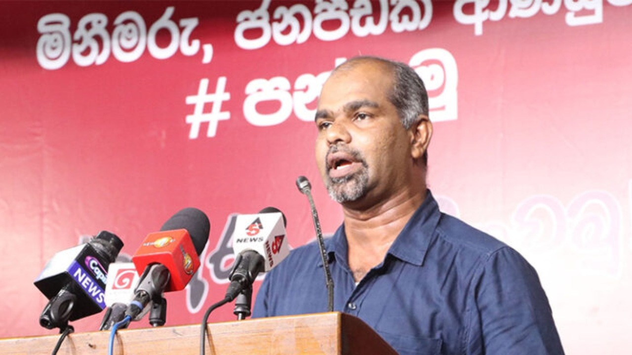 ගෙවල් ගිනි ගත්තේ සාමකාමි අරගලයට පහර දුන් නිසායි…! – චන්දන සූරියආරච්චි