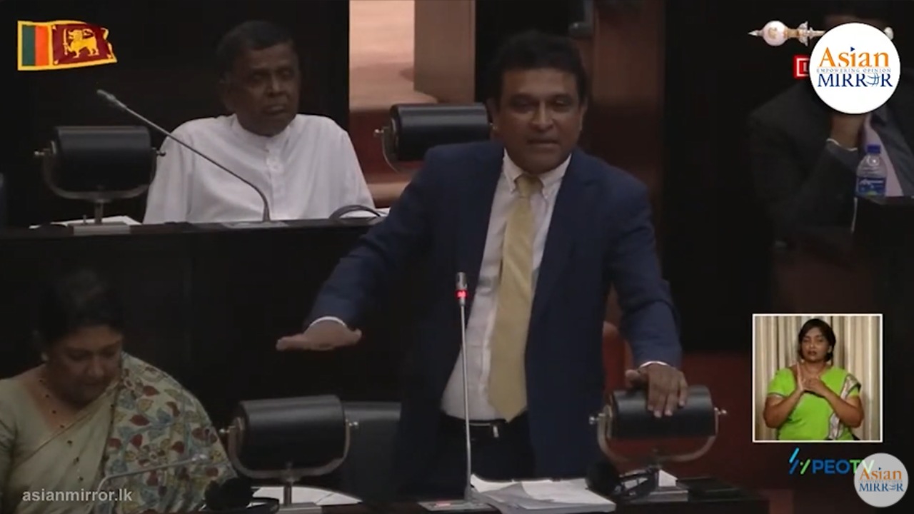 අපි කියද්දී නායකතුමාලා අරගලයට ගියා නම් ආණ්ඩුව අපේ අතේ