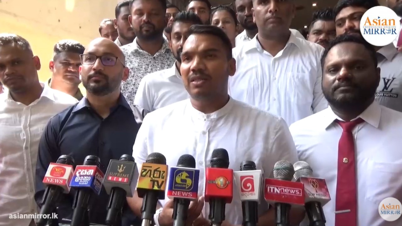 “ජනාධිපතිතුමාට කැමති නම් අවුරුදු 2 හමාරෙන් ආණ්ඩුව විසුරවන්න පුලුවන් – රට භාරගන්න මම සූදානම්” – නාමල් කියයි