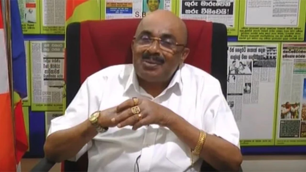 මල්වානේ මාලිගාවේ නැකත හදන්න මට කිව්වේ බැසිල්ගේ බිරිඳයි..- සුමනදාස