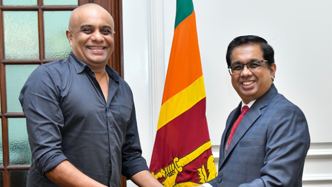 ඔන්ලයින් සේවා බද්ද ඩිජිටල් ආර්ථිකයට මරු පහරක්…. ආණ්ඩුවට ආර්ථික සැලැස්මක් නෑ…! – ආණ්ඩුවේ විද්වතුන්ගෙන් ආණ්ඩුවට ටොකු