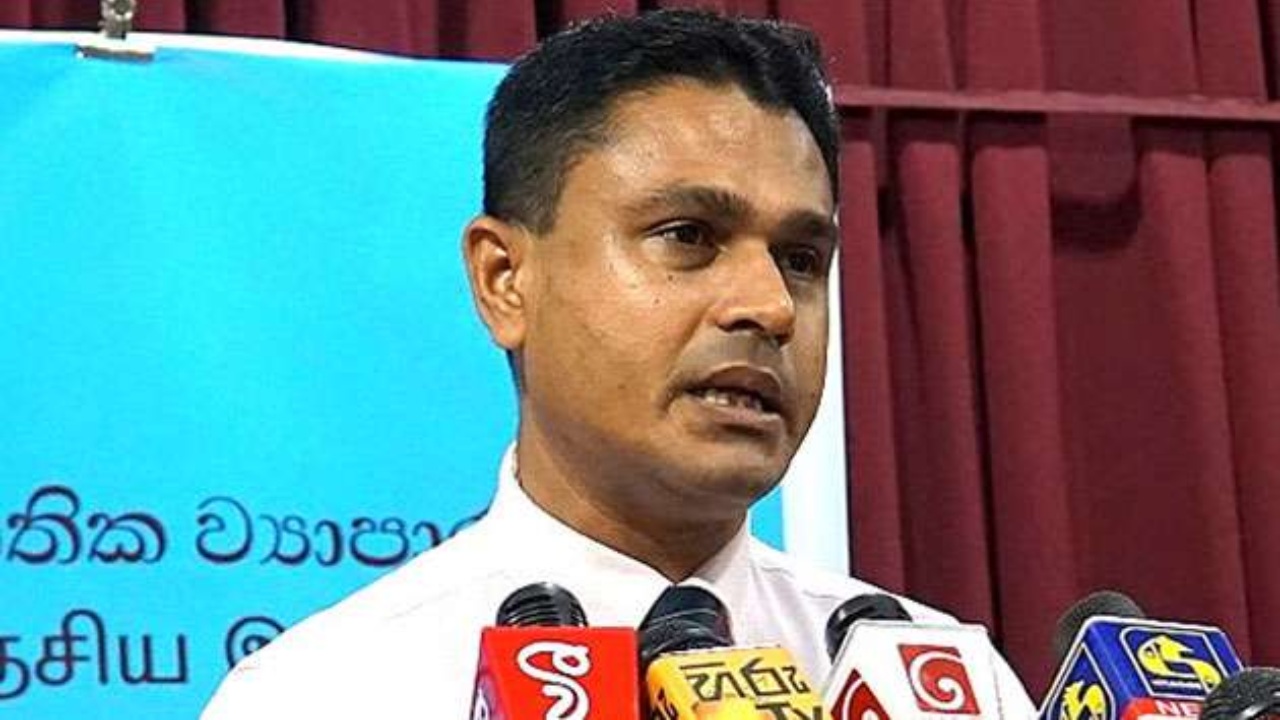 කොතලාවල වෛද්‍ය පීඨය රටේ දරුවන්ට වැහුවොත් නඩු දානවා…! – වෛද්‍ය චමල් සංජීව