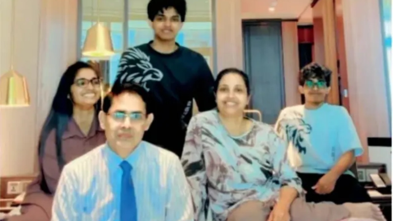 ප්‍රතිඵල ආවාම පවුලම වෛද්‍යවරු වෙලා
