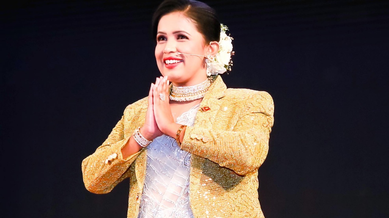 චීචර් අම්මා මුහුණු පොත කළඹයි
