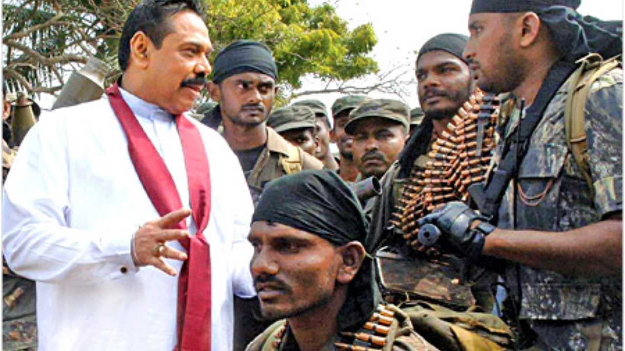 ‘මා ජීවත්ව නොසිටියද මාතෘ භූමිය එක සිංහ ධජයක් සෙවනේ පවතීවා..’ මහින්දගෙන් රණවිරු සමරු නිවේදනයක්