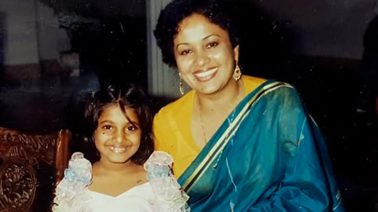 පෙම්වතියක් විදියට ඇය රැජිණක් ලෙස වැජඹුනේ නෑ. ඇය අතිශය සරල ආදරවන්තියක්.. – මාලිනිය ගැන සමනලිය කිව්වේ එහෙමයි