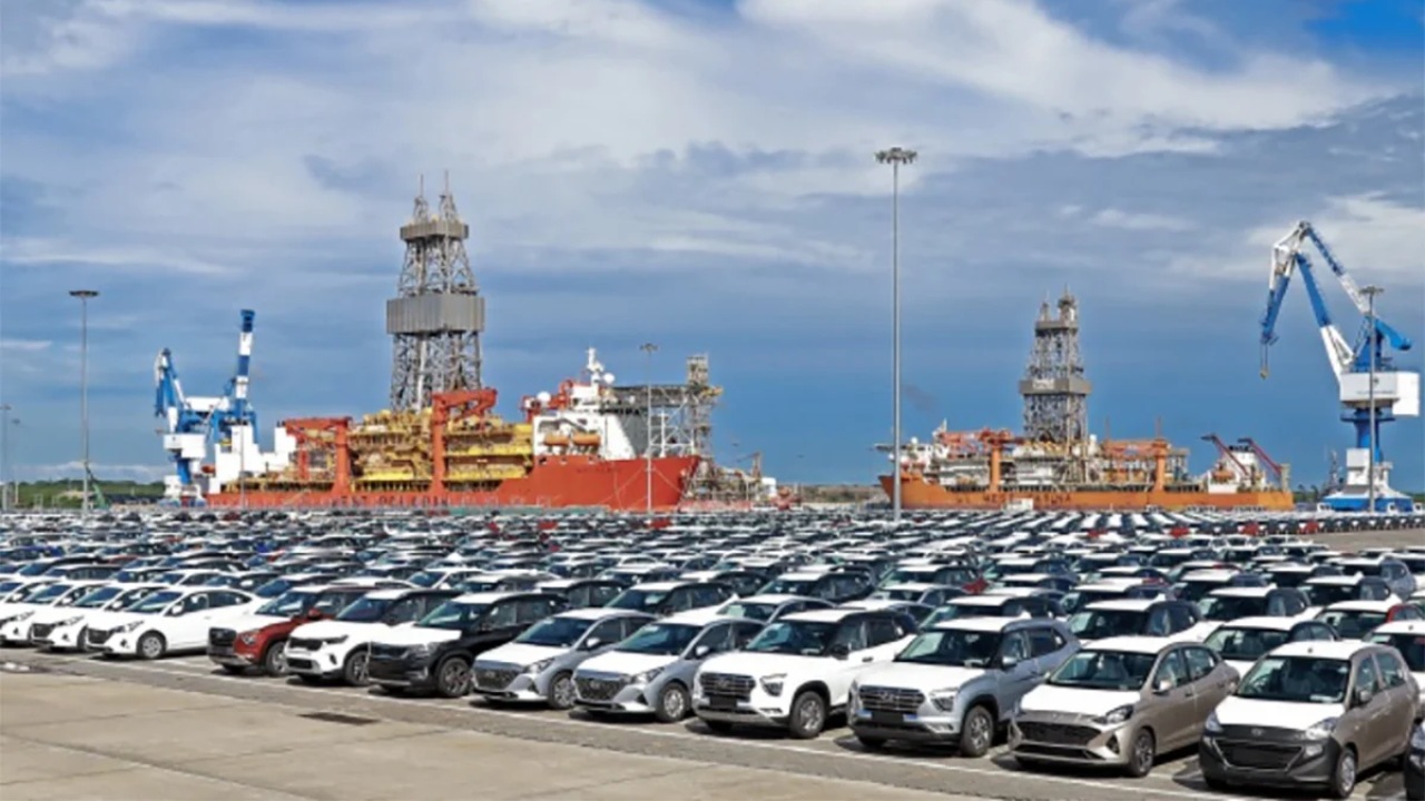 වාහන ගන්න ඉන්නවනම් දැන්ම ගන්න.. පහළම වැටෙයි.. මිල ගණන් මෙන්න