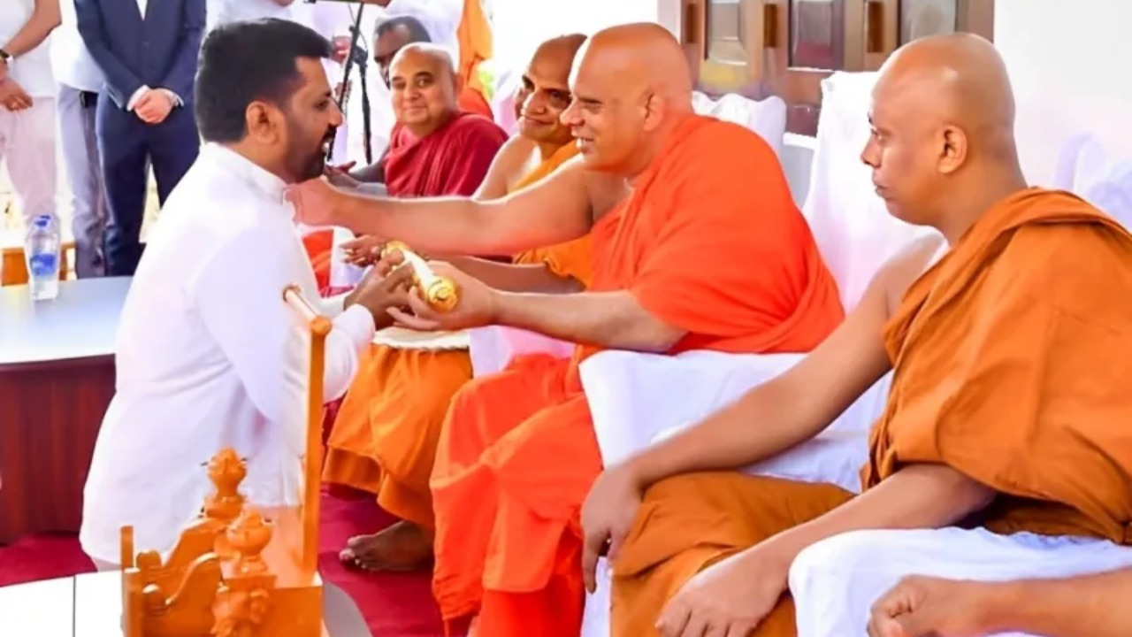 “මහා මහේන්ද්‍ර ප්‍රසාදිනි අනුර කුමාර දිසානායක” ජනපතිට ගෞරව නාමයක්.!