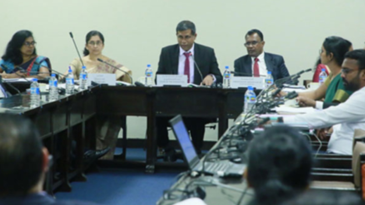 කෝප් කමිටුවෙන් මහා හෙළිදරව්වක්… ජ’පුරේ දේපළ හානි කළ සිසුන්ට වැඩිපුර දඩ ගහලා..!