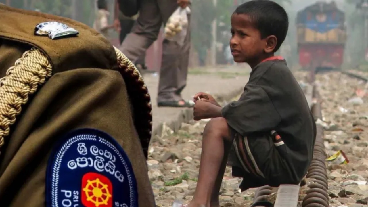 සිඟමන් යදින, වෙළඳාම් කරන බාල වයස්කාර දරුවන් පොලිස් භාරයට.!