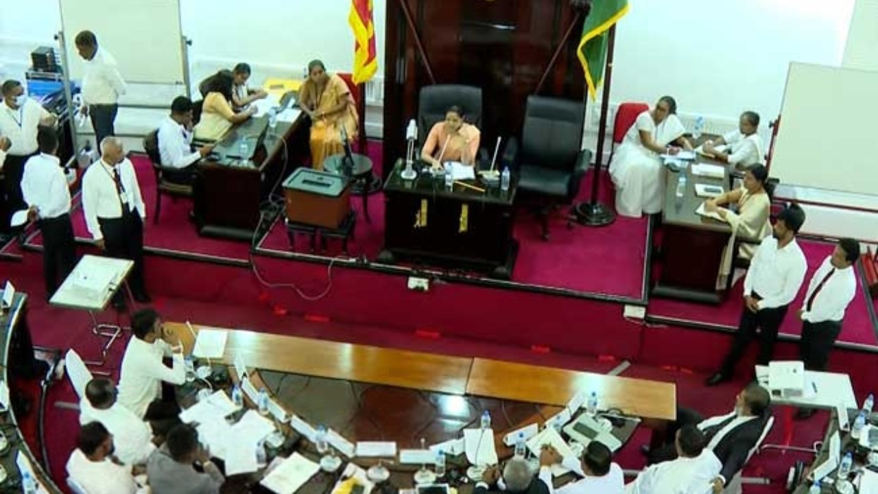 කොළඹ මහ නගර සභාවේ මංගල රැස්වීම ඇරඹෙයි