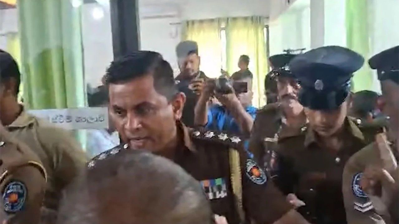 ජාතික ජන බලවේගයේ අතුරුදහන් වූ මන්ත්‍රී සහ මන්ත්‍රිනී හමු වුණ තැන
