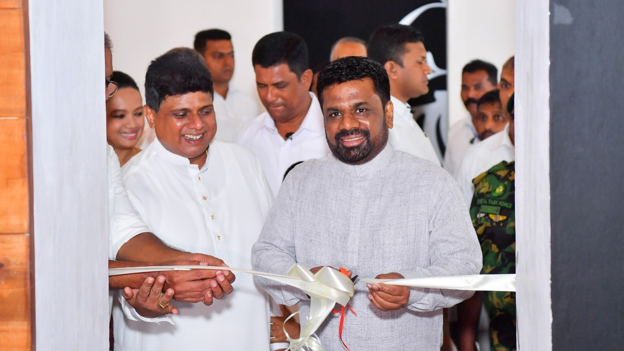 ඇහැලේපොළ වලව්වේ ඉටි රූප කෞතුකාගාරය ජනපති අතින් විවෘත කෙරේ