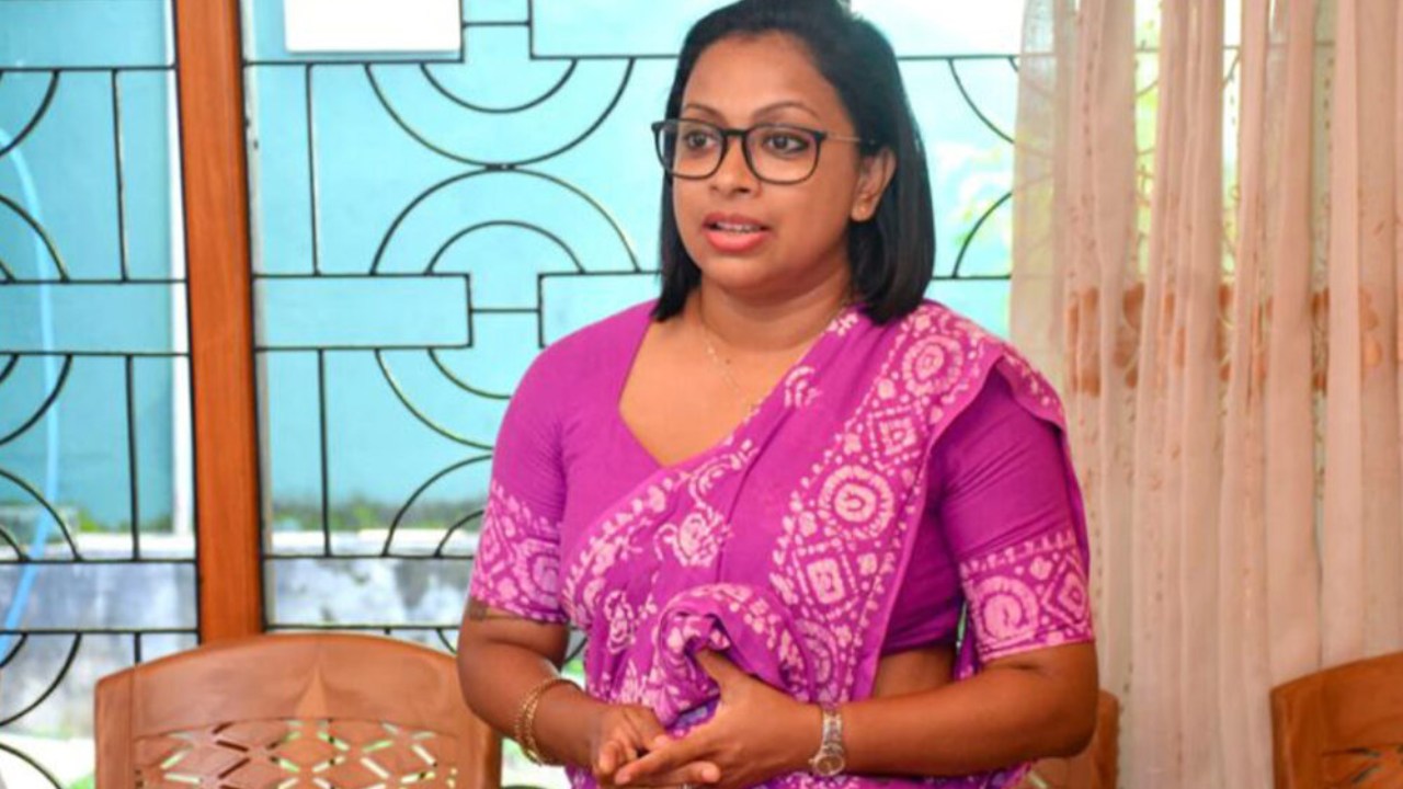 දේශීය සිසුන්ට KDU දොර වැසීම මූලික අයිතිවාසිකම් කැඩීමක්…! – මාලිමා මන්ත්‍රිනී කෞෂල්‍යා ආරියරත්න