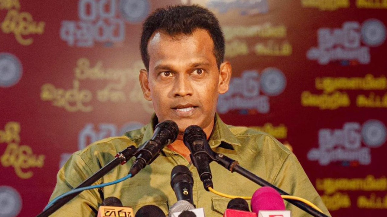 මාස හයෙන් රට මහා වැඩ බිමක් කරනවා