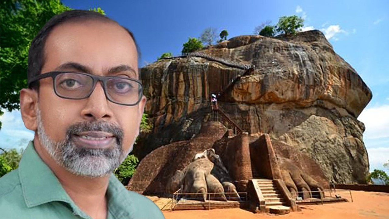 සංචාරකයන් පැමිණීමෙන් සීගිරියේ ගල් පඩිපෙළ ගෙවෙනවා…! – ඇමති හිනිඳුම සුනිල් සෙනෙවි