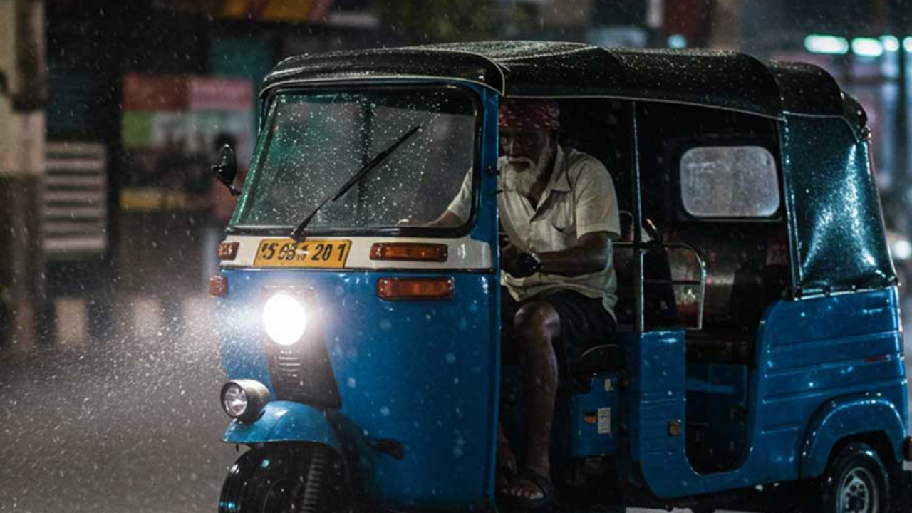 රාත්‍රී කාලයේ රථ වාහන ධාවනයේදී අවධානයෙන් පසුවෙන්න! පොලීසියෙන් දැනුම්දීමක්!