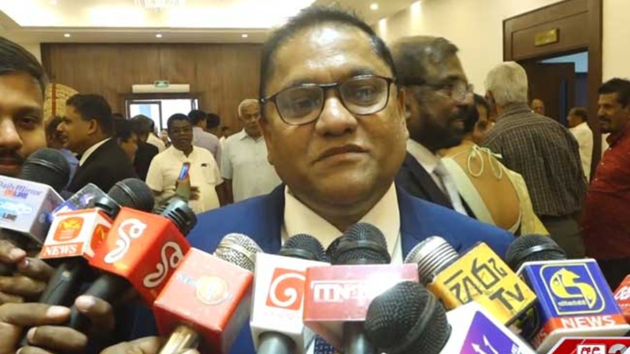 ට්‍රම්ප්ගේ බදු ගැන සාකච්ඡා කරන්න මෙරට නියෝජිතයින් පිරිසක් 18 අමෙරිකාවට