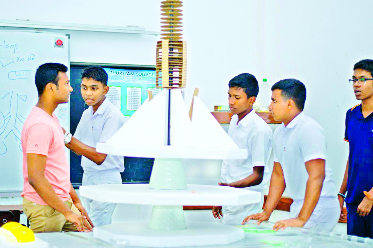 කොළඹ තර්ස්ටන් විද්‍යාලය 75 වන සංවත්සරය සැමරීම නිමිත්තෙන් ‘නයිට්-රෝ 2025’ නමින් දැවැන්ත අධ්‍යාපනික ප්‍රදර්ශනයක්