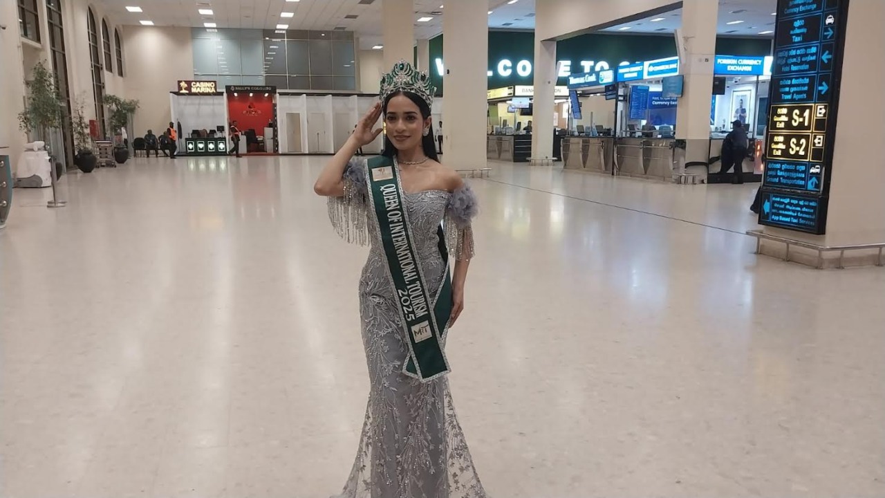 ජාත්‍යන්තර සංචාරක රූ රැජින ආදිත්‍යා දිවයිනට