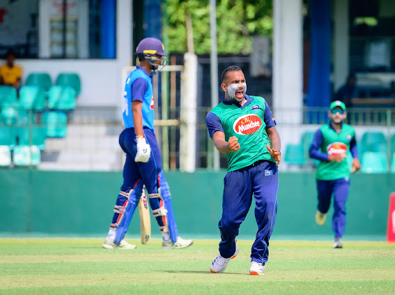 කමිඳුගේ ග්‍රීන්ස්ට ප්‍රථම තරගයෙන් ජය – චමික තුන් ඉරියව්වෙන් කැපී පෙනෙයි