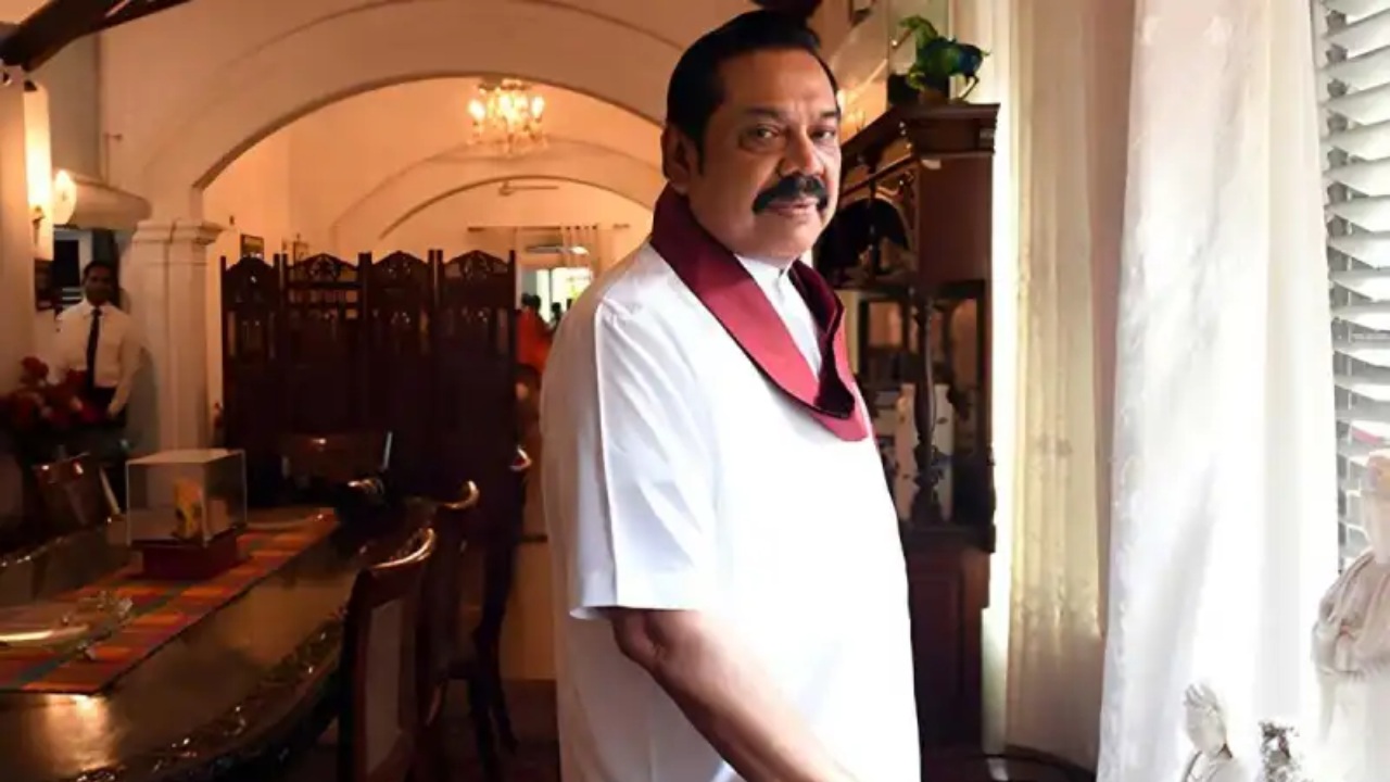 ආයෙ කතා දෙකක් නෑ.. මහින්දට ⁣නිවසින් යන්නම වෙනවා.!