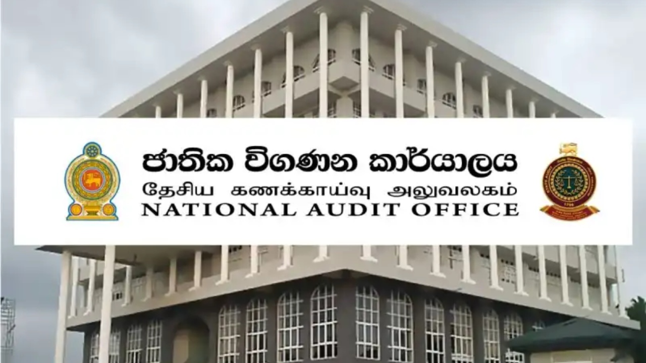 හිතුමතේට මුදල් වියදම් කර පාර්ලිමේන්තුවේ සාරි හෝදයි.!