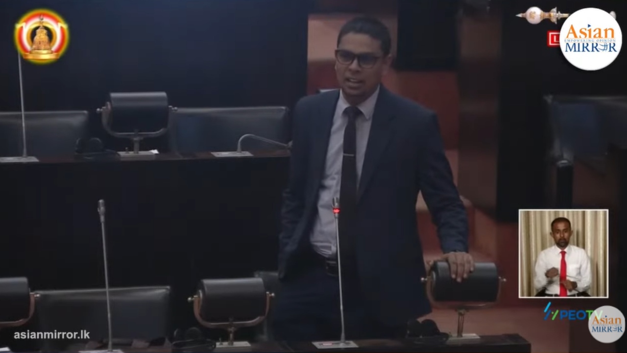 මිලියන ගාණක් වැය කළත් පාර්ලිමේන්තුවේ මන්ත්‍රීලා නෑ… මුලින්ම මන්ත්‍රීලාට ඇඟිලි සලකුණ අනිවාර්ය කරනු…! – අර්ජුනා රාමනාදන්