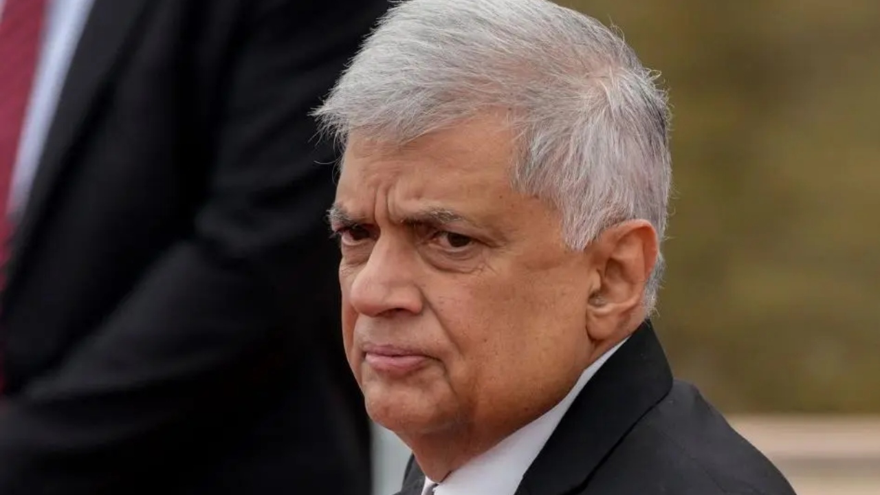 හිටපු ජනපති රනිල් අත්අඩංගුවට