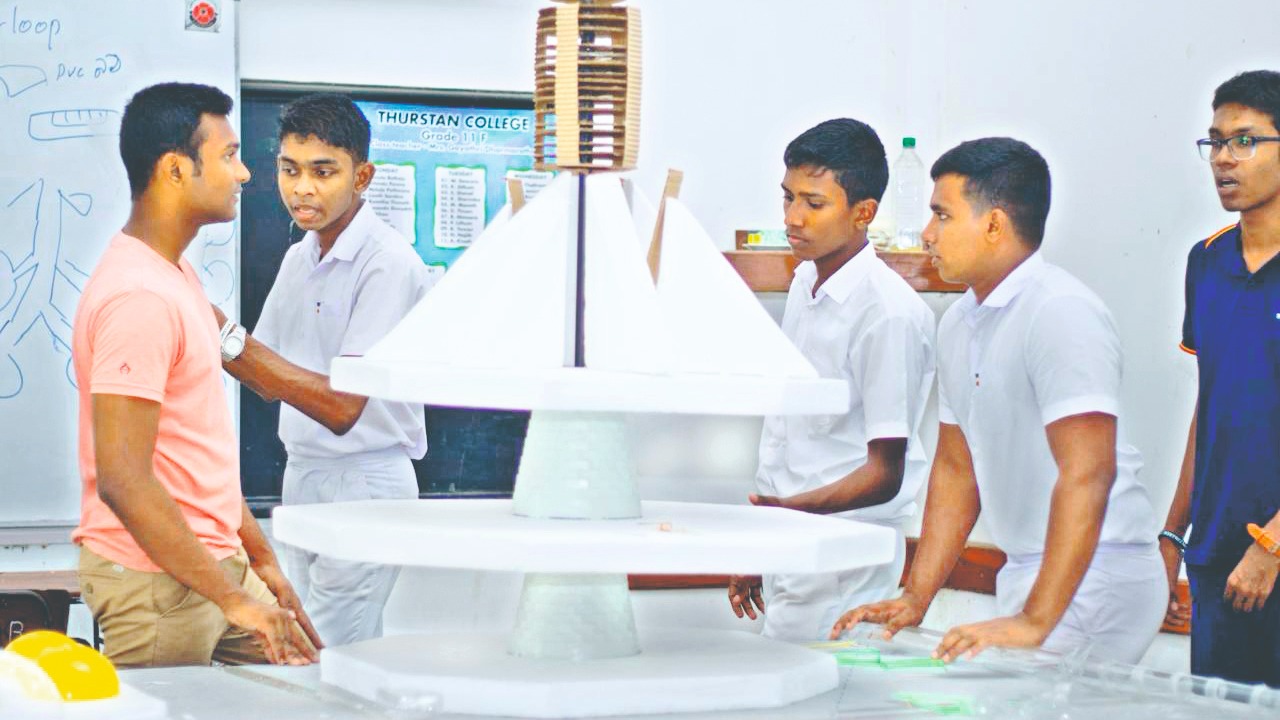 කොළඹ තර්ස්ටන් විද්‍යාලය 75 වන සංවත්සරය සැමරීම නිමිත්තෙන් ‘නයිට්-රෝ 2025’ නමින් දැවැන්ත අධ්‍යාපනික ප්‍රදර්ශනයක්