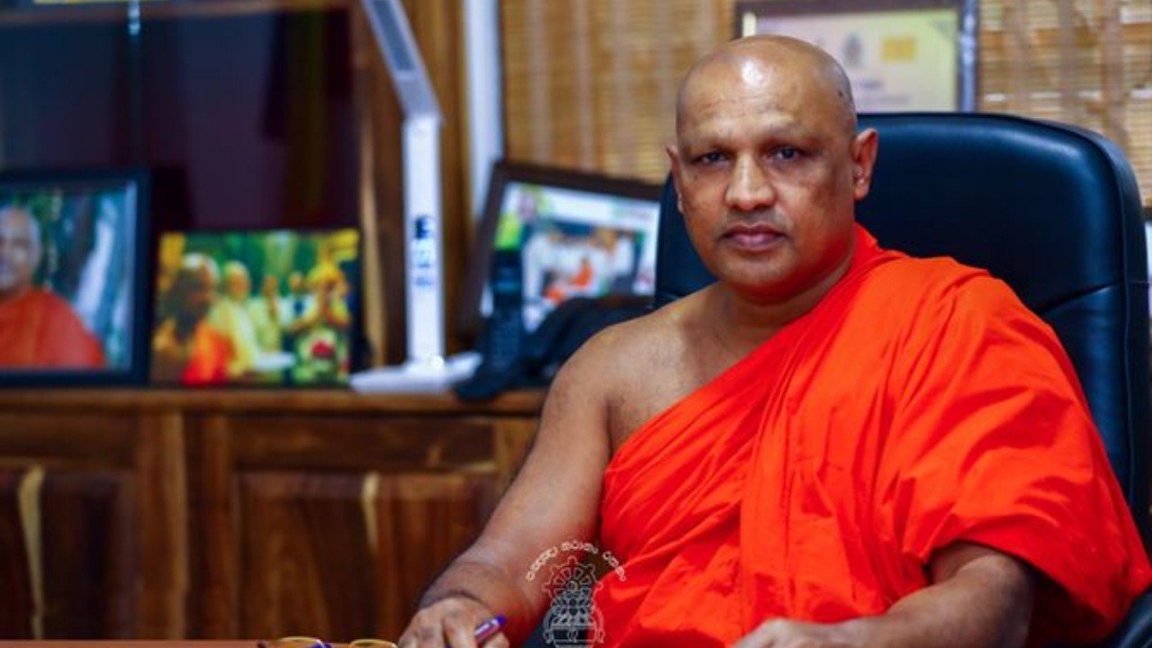 පුරප්පාඩු වී තිබූ අස්ගිරි පාර්ශ්වයේ අනුනායක ධුරය පූජ්‍ය නාරම්පනාවේ ආනන්ද හිමිට