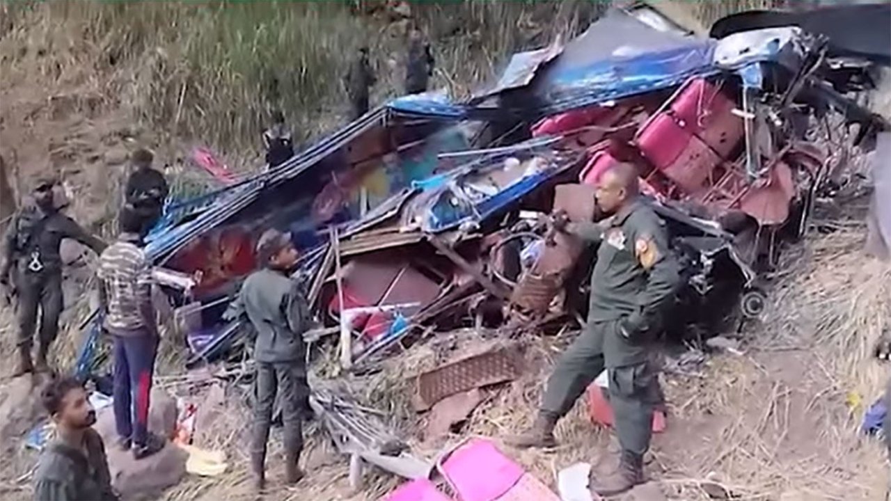 ඇල්ලේ දී අනතුරට පත් බස්රථයේ හිමිකරු අත්අඩංගුවට
