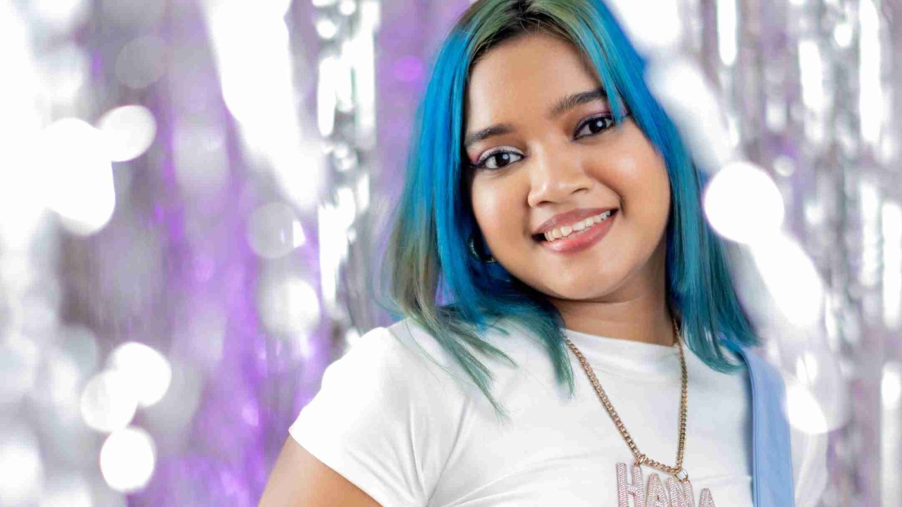 රටක් ආදරේ කරන හනා මේ වෙද්දී පෙම්වතියක්ද ?