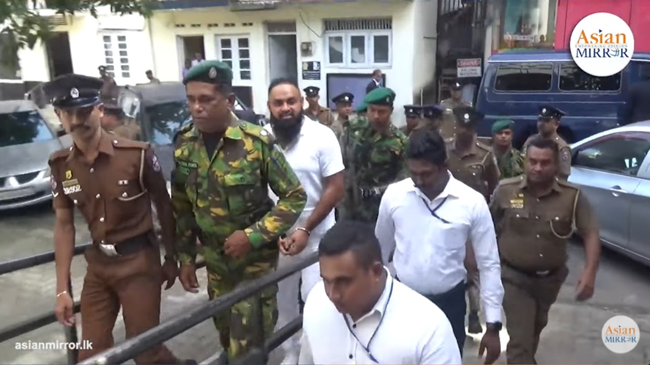 “අදින් පස්සේ නිදහස් කොල්ලෙක් තමයි”- උසාවියෙන් යන ගමන් හරක් කටා කිව්ව දේ