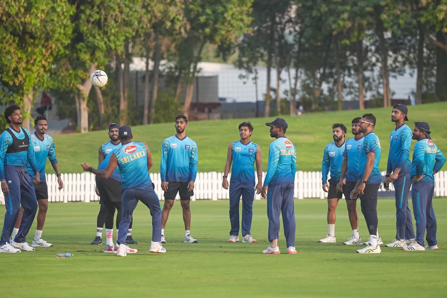 ආසියානු කුසලානයේ ශ්‍රී ලංකා – පාකිස්ථාන තරගය අද. චාමික යළි කණ්ඩායමට ද ?