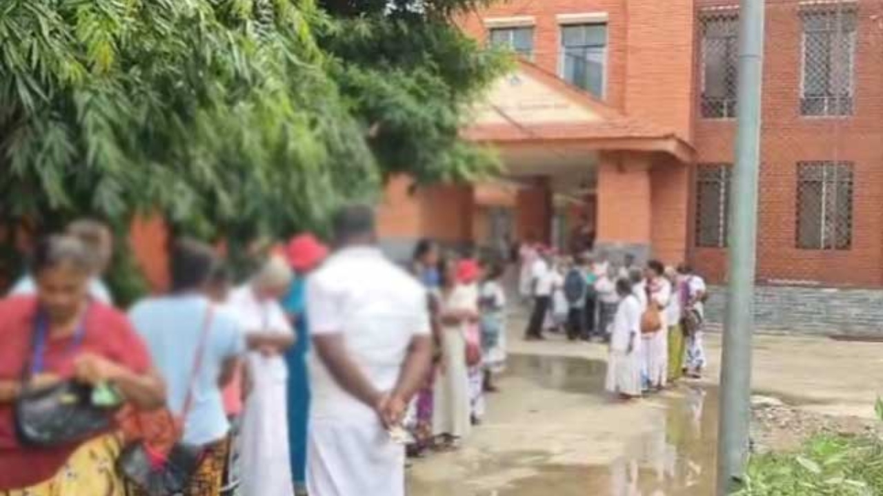 ලුම්බිණියට ගිය වන්දනාකරුවන් ආරක්ෂිතව ඉන්දියාවට