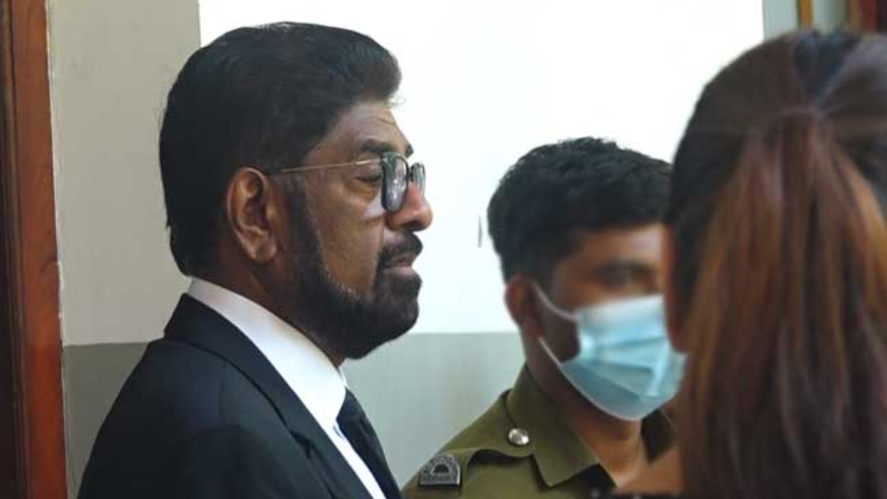 කෙහෙළිය ඇතුළු විත්තිකරුවන්ට අධිචෝදනා