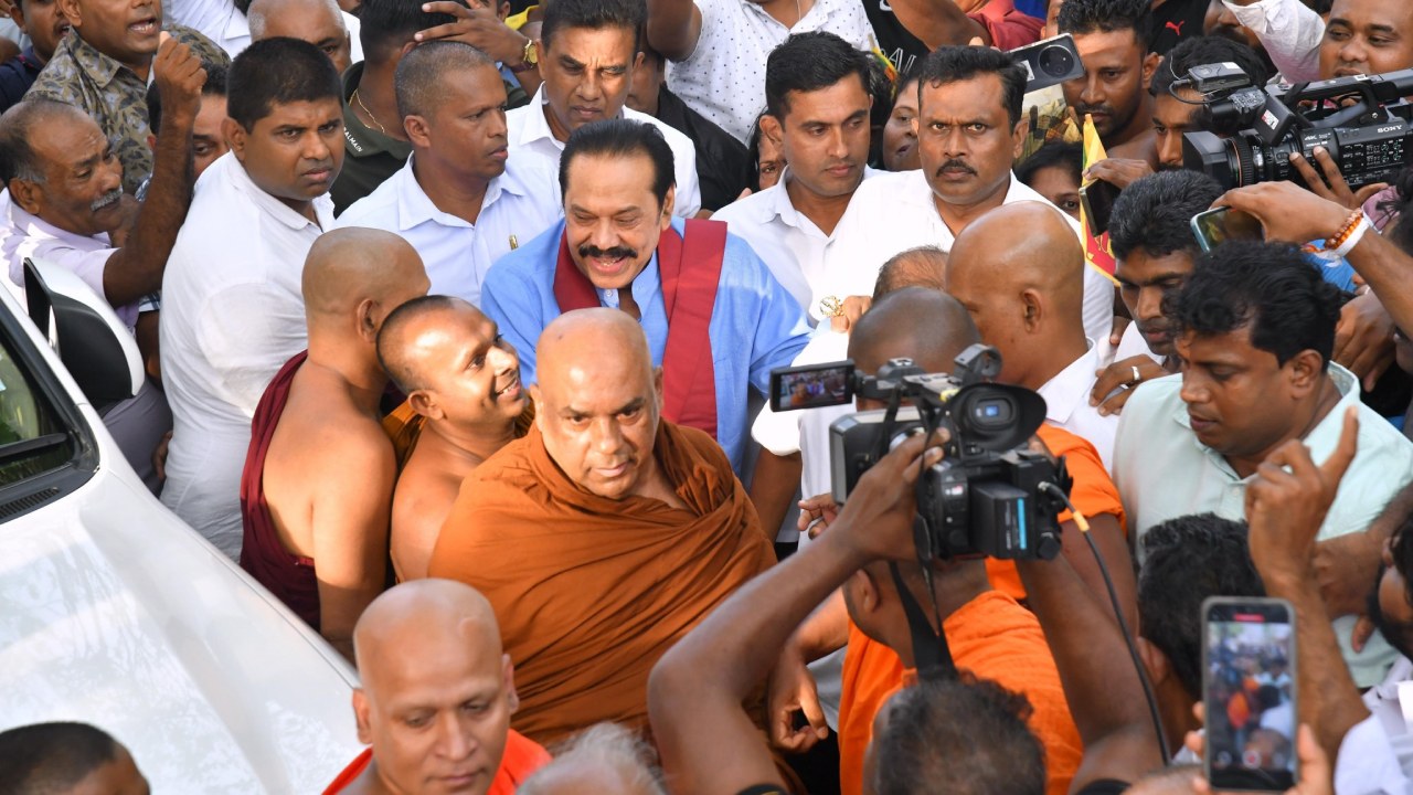 “ගමේ ඇඹුල් තියල් මාලුවක රස විදින්න දැන් මට පුළුවන්” – විජේරාමයට සමුදුන්න හිටපු ජනපති තැබූ සටහන
