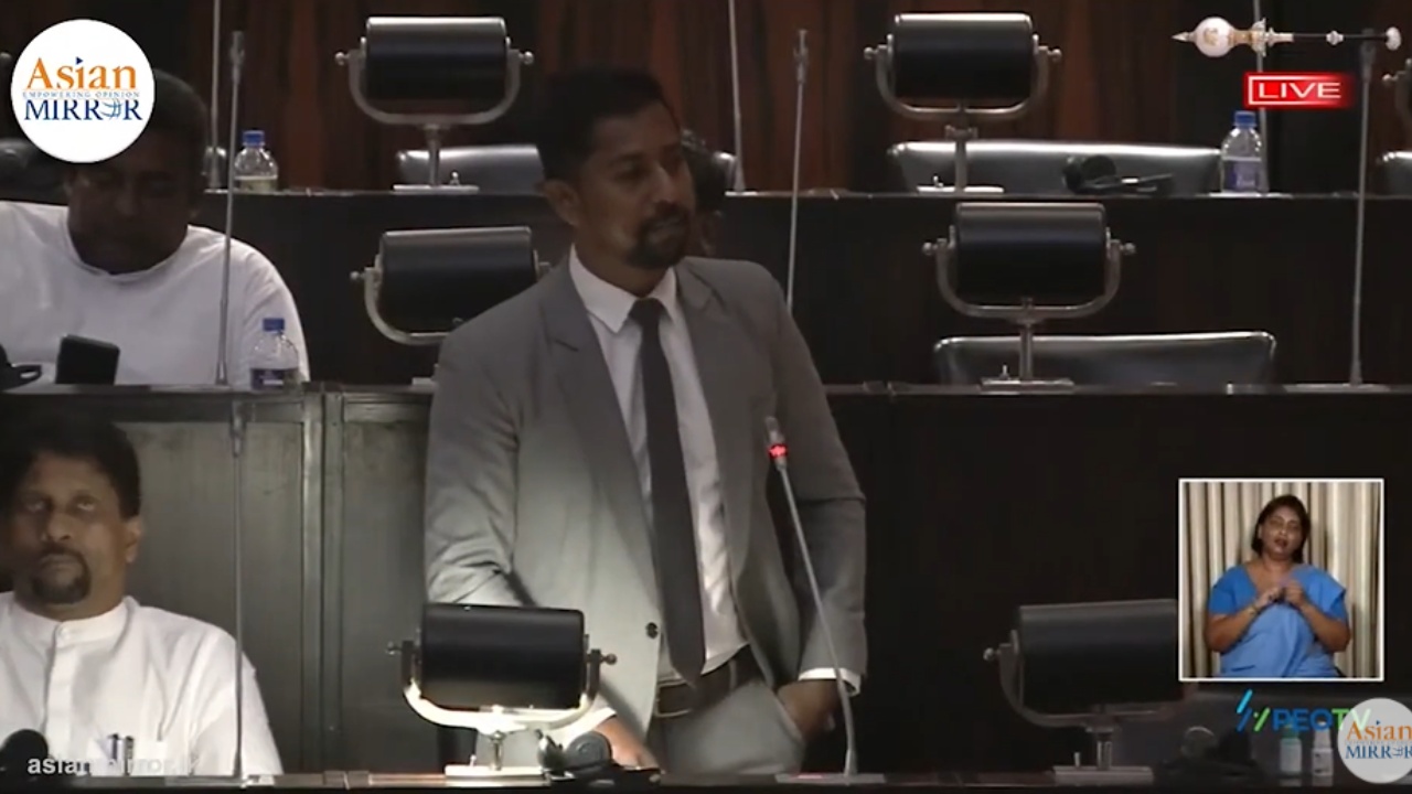 අපි ආවේ නැත්තං තංගල්ල පොලේ අයිස් විකුණනවා – නජිත් ඉන්දික