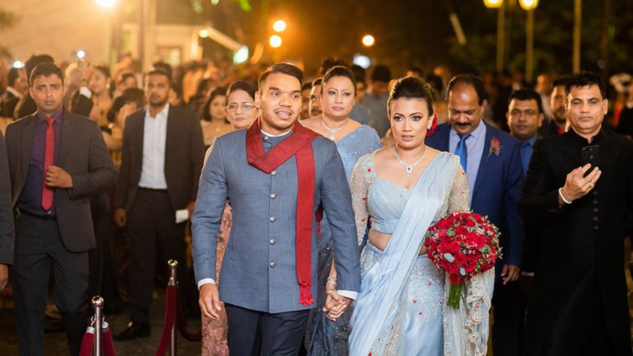 නෝනගේ වත්කම් මගේ වත්කම් පටල ගන්න එපා,නාමල් ගොඩ ගියේ නෝනගේ දේපල නිසාලු