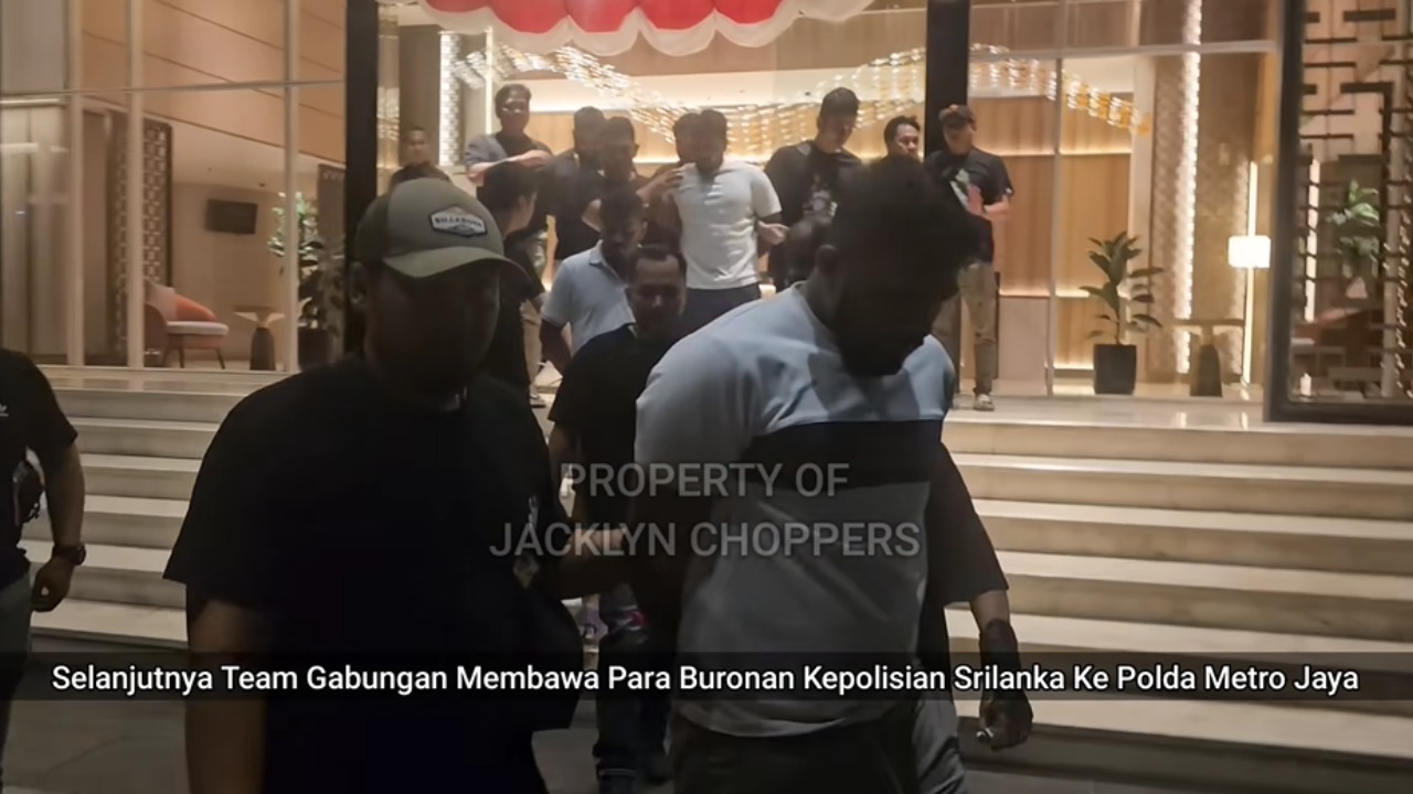 කෙහෙල්බද්දර පද්මේ ඇතුළු පිරිස කොටුකර ගත් ජකර්තා මෙහෙයුමේ නොදුටු දසුන් පෙළක් එළියට – සම්පුර්ණ වීඩියෝව මෙන්න (VIDEO)