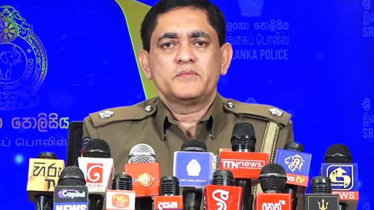 තලාවෙන් හමු වුණේ රේගුවෙන් නිදහස් කළ බහාළුම් 323න් දෙකක් නෙමෙයි…! – පොලිසිය